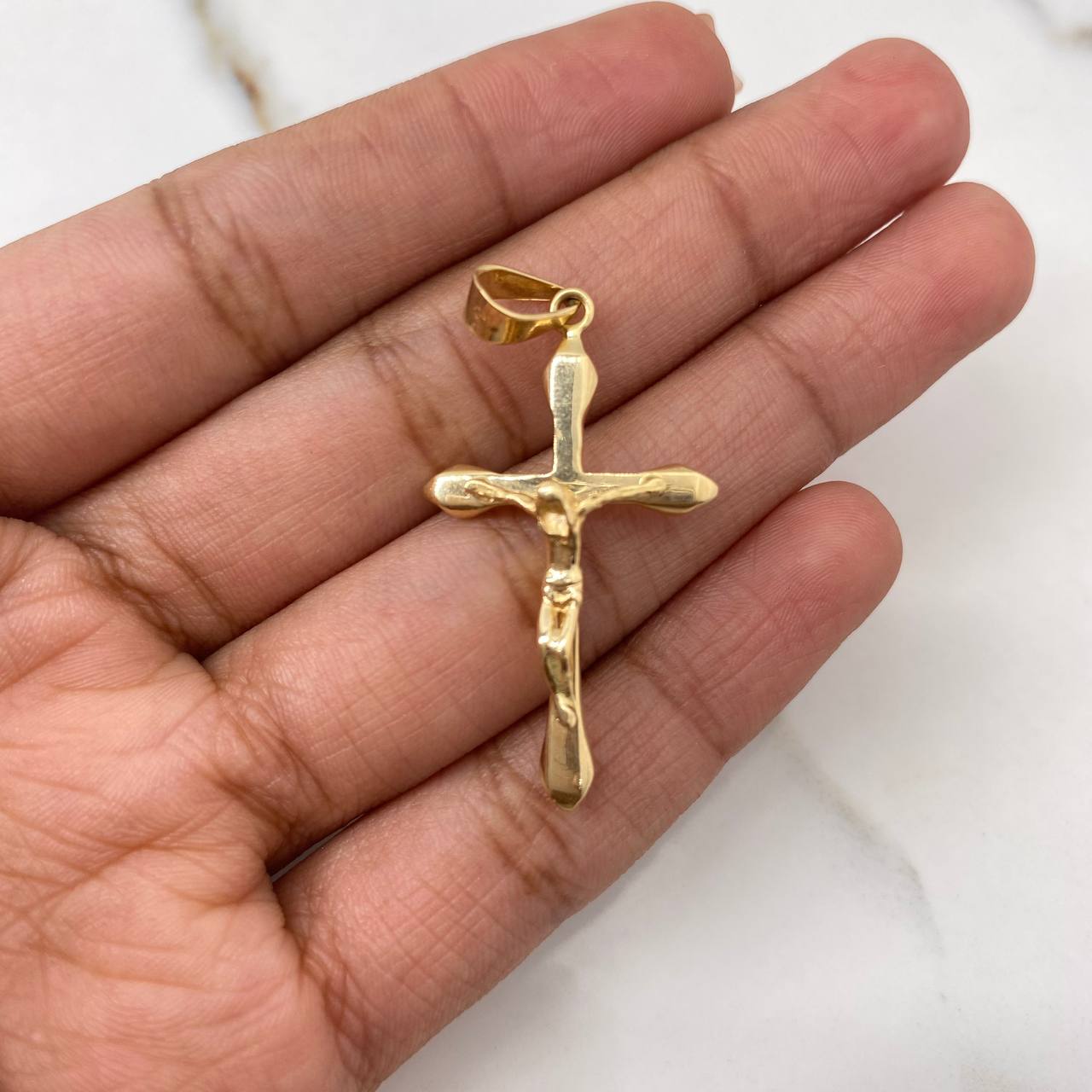 Dije Cruz Cristo 2.4gr / 4cm / Lisa Oro Amarillo $