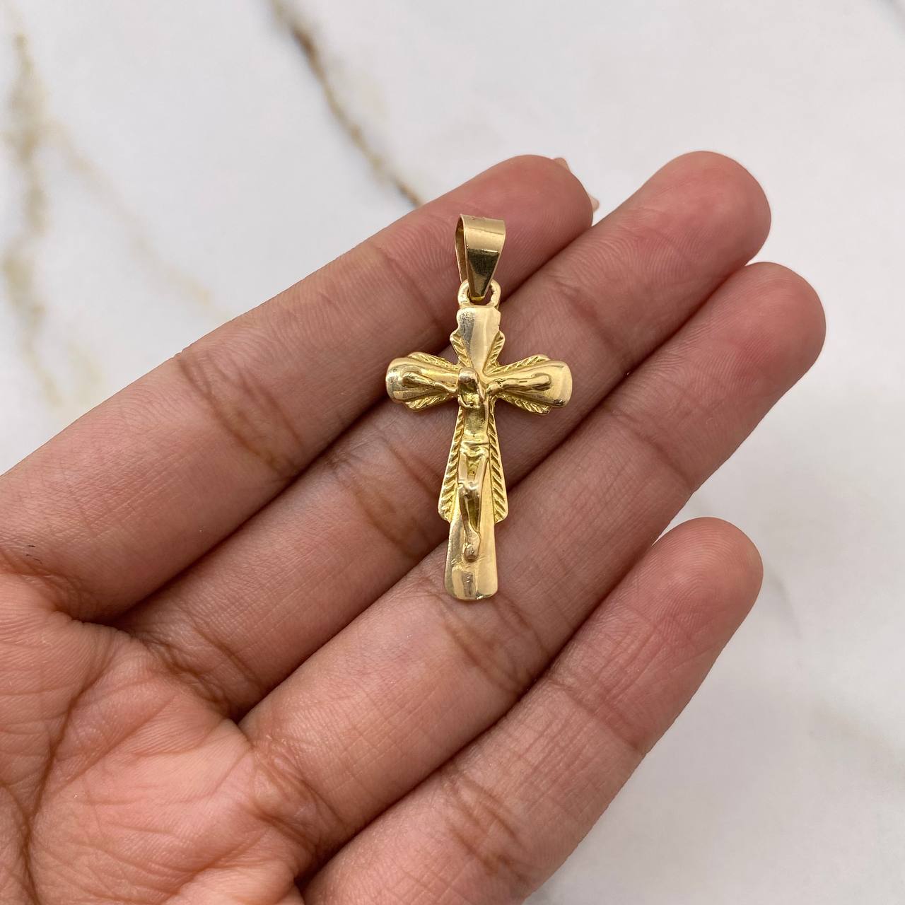 Dije Cruz Cristo 3.95gr / 3.5cm / Relieve Oro Amarillo $