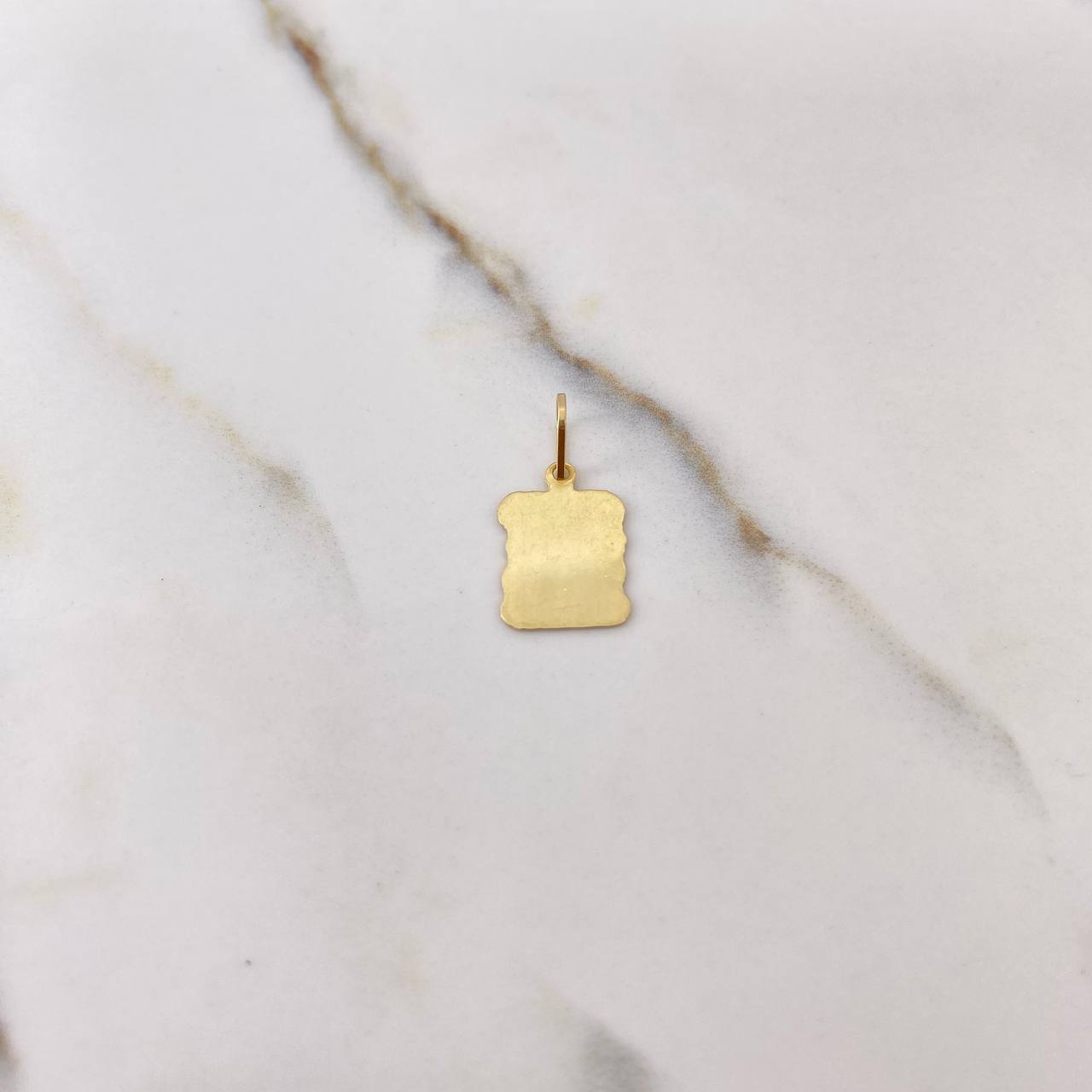 Dije Placa Pergamino 0.85gr / 2.2cm / 13mm-10mm Lisa Oro Amarillo $