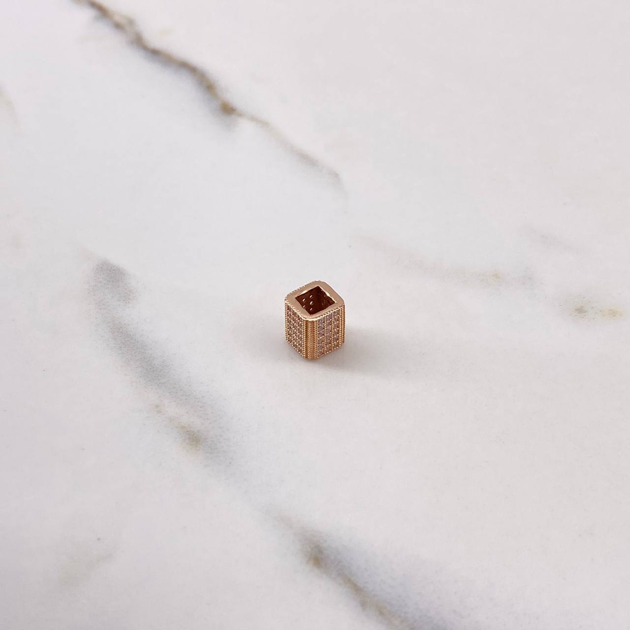 Herraje Cubo 1.6gr / 5mm Circones Blancos Oro Rosa $