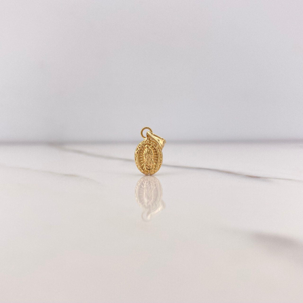 Dije Virgen Guadalupe 0.35gr / 1.5cm / Troquelado Oro Amarillo &