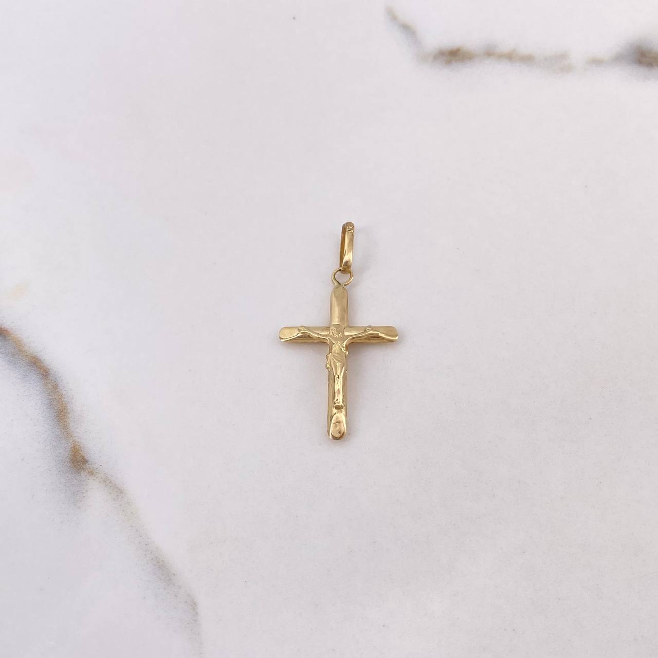 Dije Cruz Cristo 1.15gr / 3.5cm / Puntas Planas Oro Amarillo $