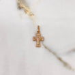 Dije Cruz Cristo Romana 0.5gr / 2cm / Lisa Oro Rosa $