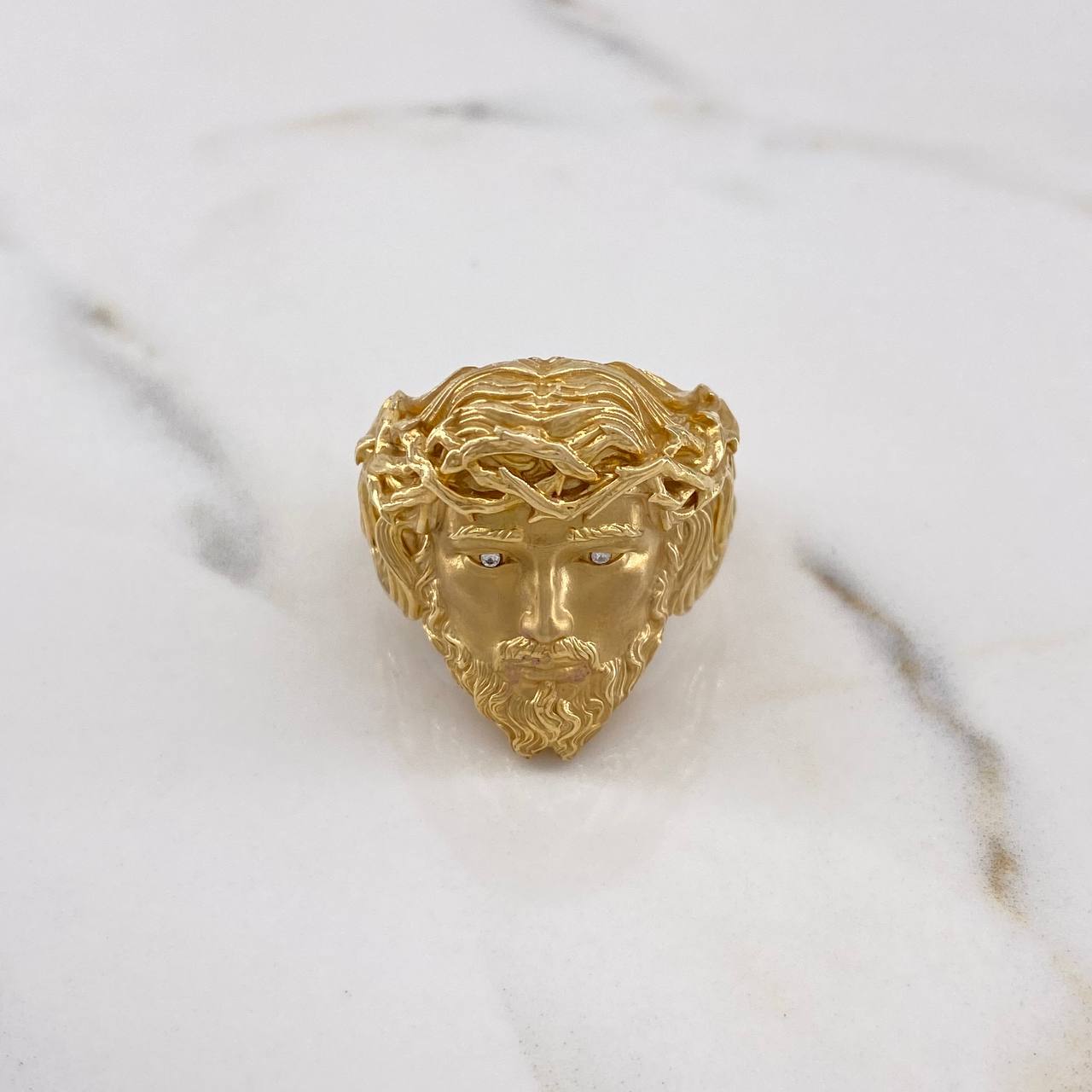 Anillo Rostro Cristo 13.15gr / T11 1/4 / Circones Blancos Oro Amarillo $