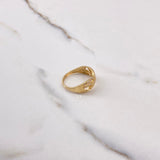 Anillo Linea Cruzada 2.45gr / T7 1/4 / Circones Blancos Oro Amarillo $