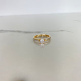 Anillo Solitario Churumbela 2.55gr / T6 1/2 / Circones Blancos Oro Amarillo &