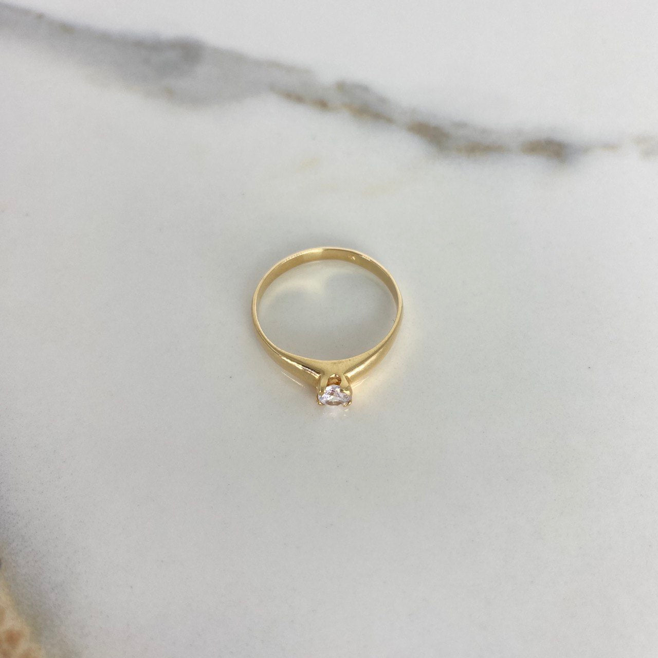 Anillo Solitario 2.2gr / T7 1/2 / Liso Circon Blanco Oro Amarillo &