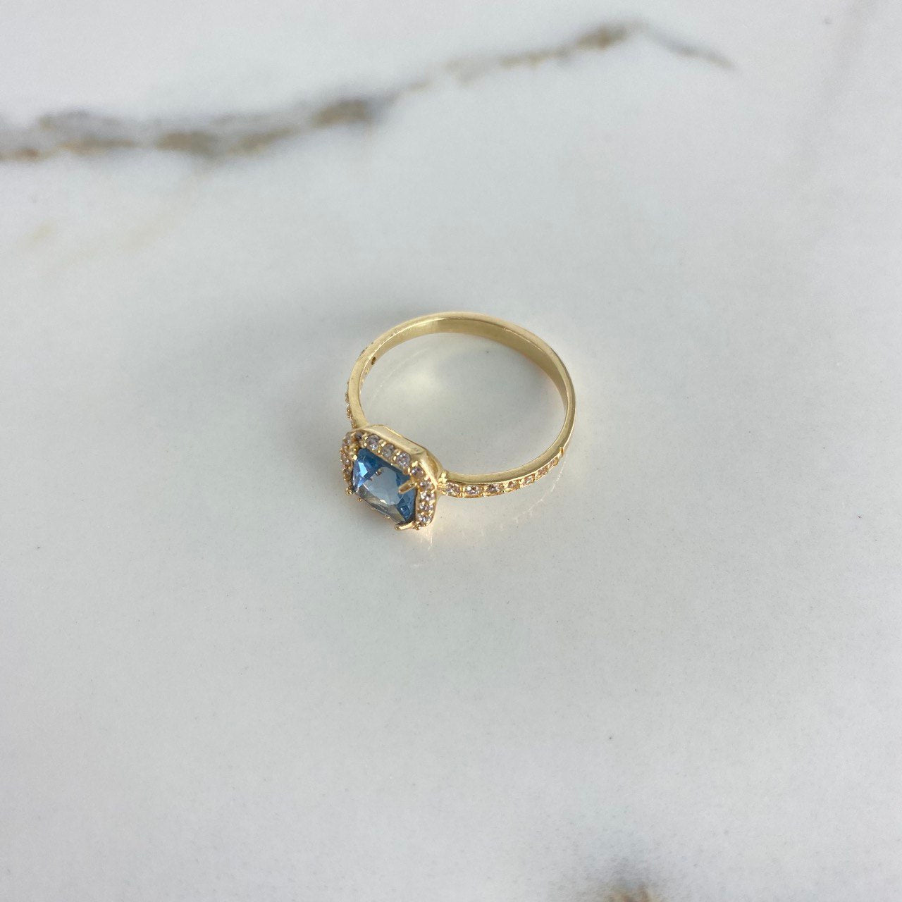 Anillo Solitario Halo 3.25gr / T8 1/4 / Circones Blancos Azul Oro Amarillo