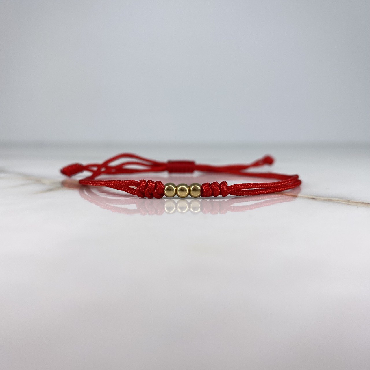 Pulsera Tejida Roja 0.15gr / 3mm Bolas Lisas Oro Amarillo &