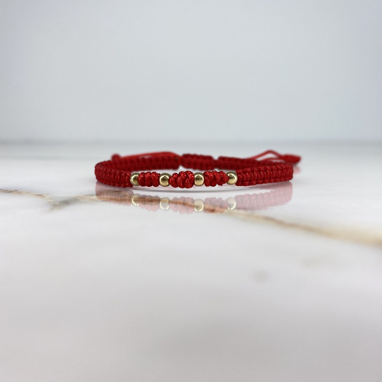 Pulsera Tejido Plano Roja 0.18gr / 3mm Bolas Lisas Oro Amarillo &