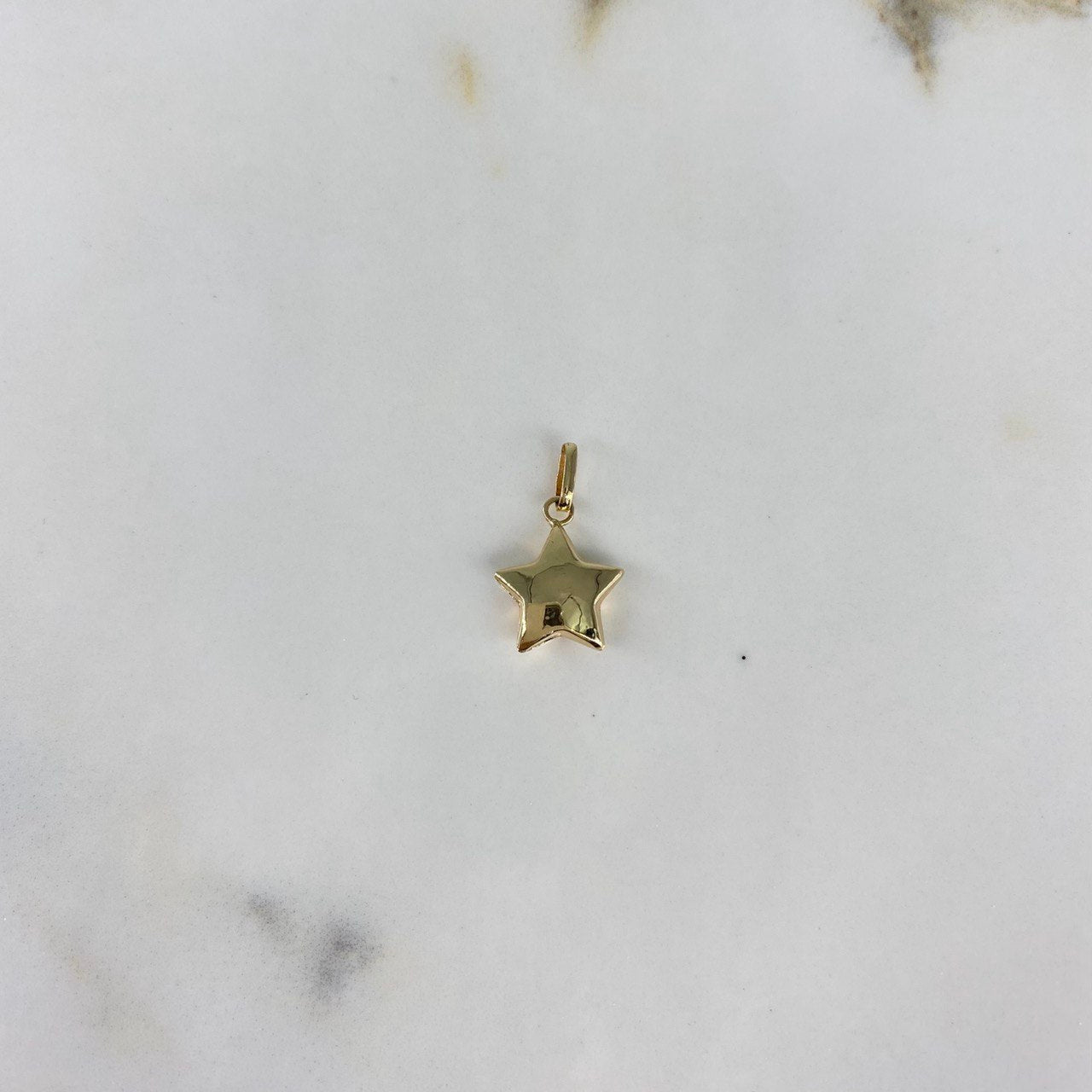 Dije Estrella Soplado 0.55gr / 1.8cm / Liso Oro Amarillo &