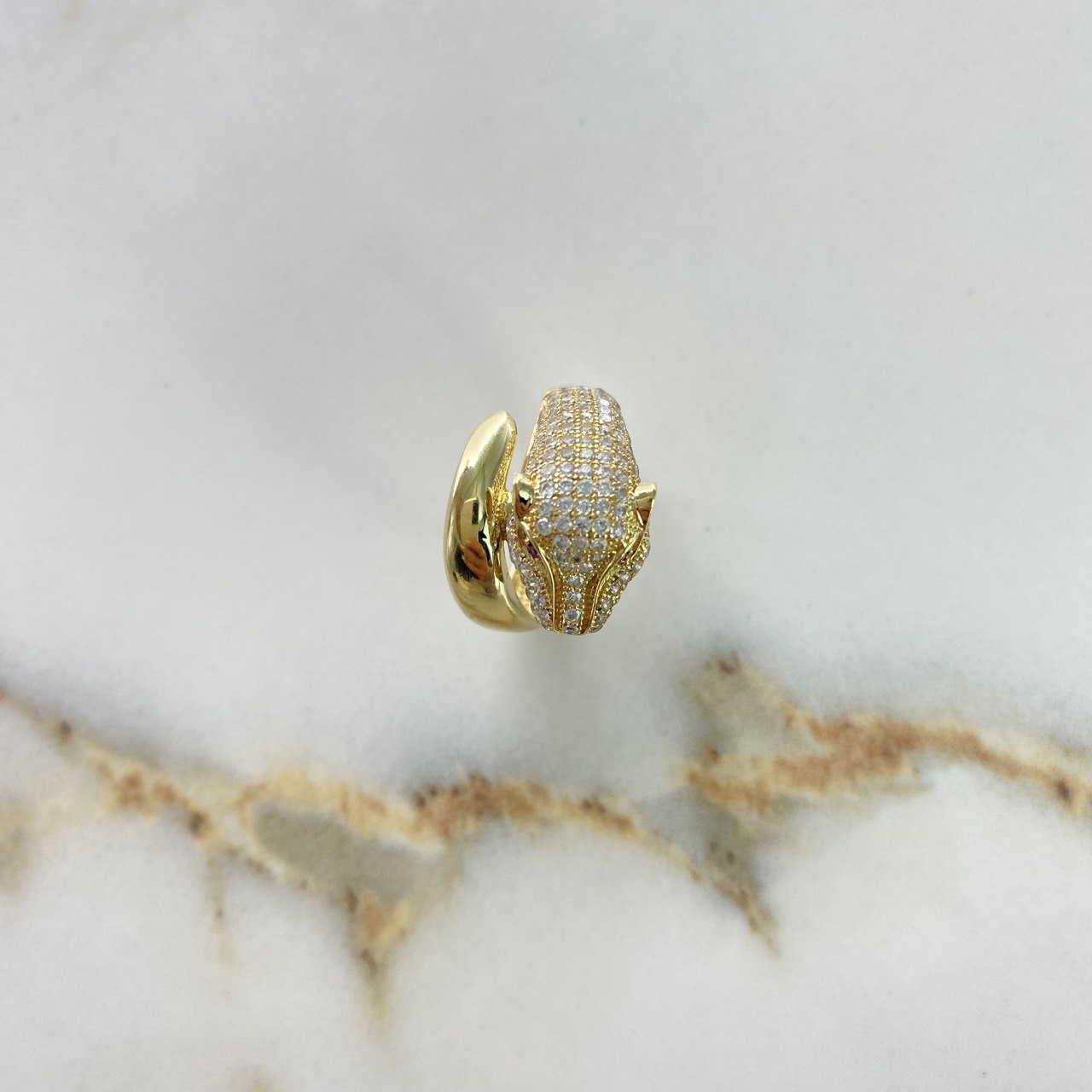 Anillo Pantera 5.75gr / T5 3/4 / Circones Blancos Fucsias Oro Amarillo $