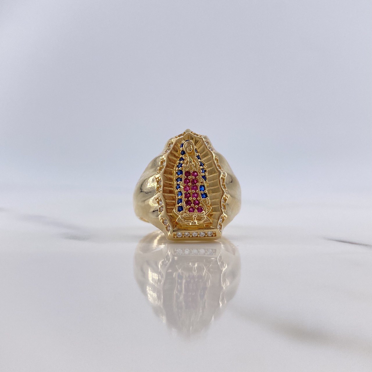 Anillo Virgen Guadalupe 5.7gr / T7 / Circones Azules-Blanco-Fucsias Oro Amarillo $