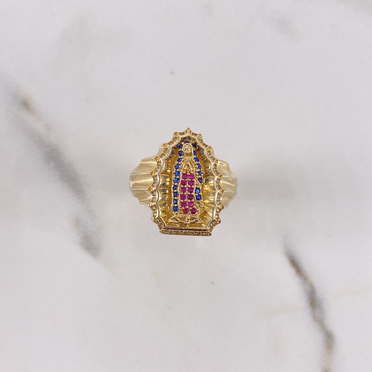 Anillo Virgen Guadalupe 7.5gr / T8 / Circones Azules-Blanco-Fucsias Oro Amarillo $