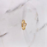 Anillo Tornillo Corazón 2.55gr / T7 1/4 / Circones Blancos Oro Amarillo $