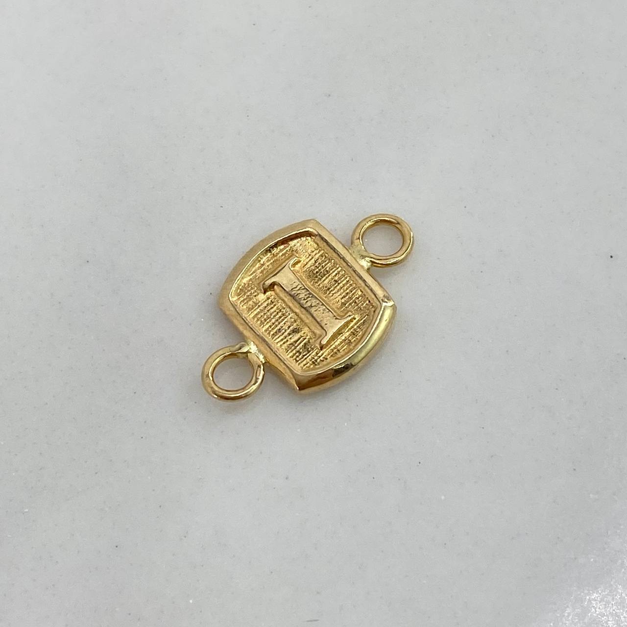 Herraje Marco Letra I 0.35gr / 1.5cm / Liso Oro Amarillo $