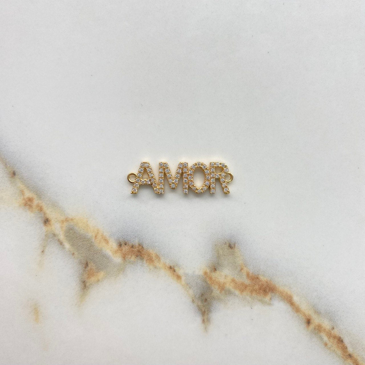 Herraje Amor 1.85gr / 2.7cm / Circones Blancos Oro Amarillo $