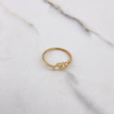 Anillo Fe 1.15gr / T6 / Circones Blancos Oro Amarillo $