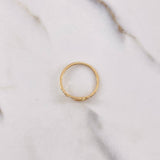 Anillo Fe 1.15gr / T6 / Circones Blancos Oro Amarillo $