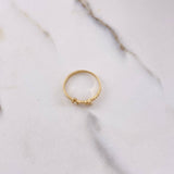 Anillo Amor 1.85gr / T7 1/4 / Circones Blancos Oro Amarillo $