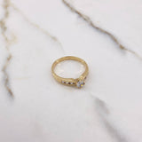 Anillo Solitario Puente 2.75gr / T7 1/2 / Circones Blancos Oro Amarillo $