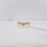 Anillo Tiara V 1.35gr / T6 3/4 / Circones Blancos Oro Amarillo $