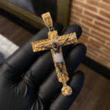 Dije Cristo Señor de los Milagros 24.65gr / 7.3cm Cruz Circones Blancos Tres Oros