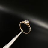 Anillo Triqueta  1.85gr / T7 / Solitario Circones Blancos  Oro Amarillo&