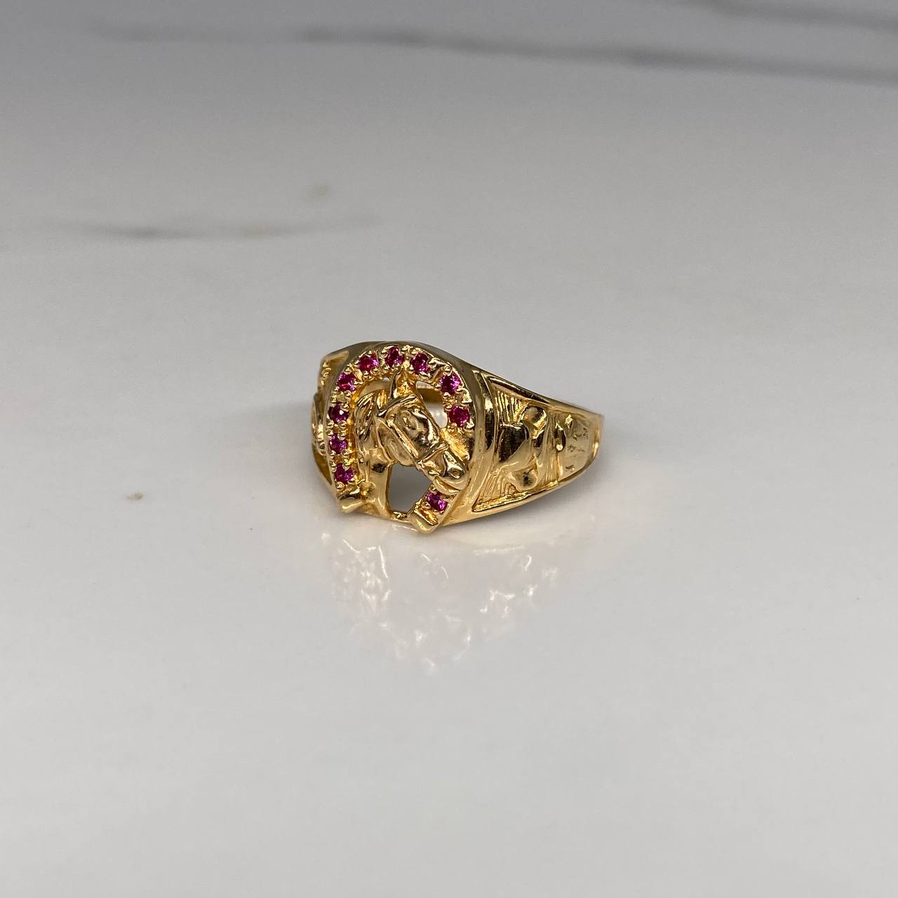 Anillo Caballo Herradura 7.95gr T11 3 4 Circones Fucsias Oro