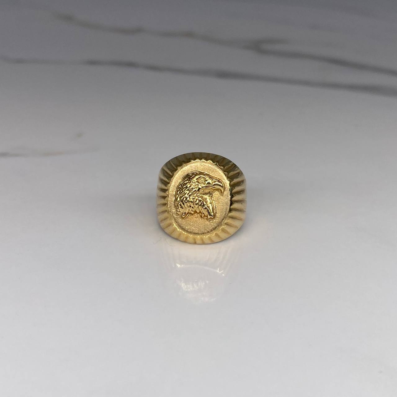 Anillo Sello Aguila  3.8gr / T9 1/2 Bordeado  Oro Amarillo$