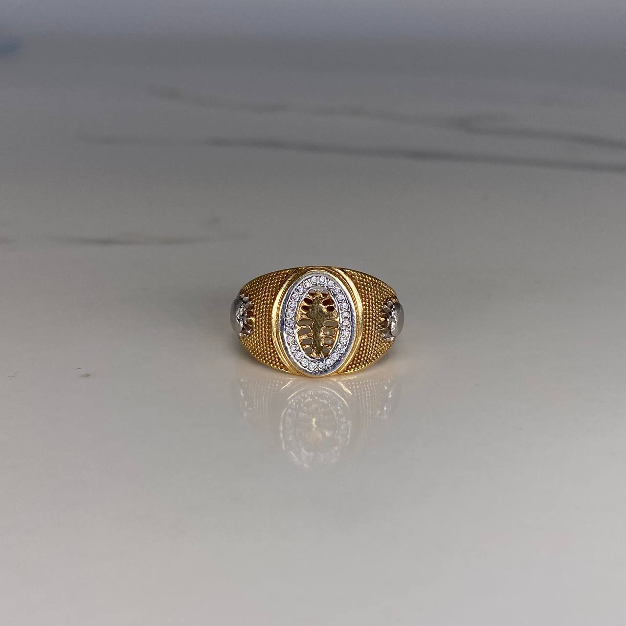 Anillo Sello Cruz 7.4gr / T10 1/4 / Circones Blancos Dos Oros Amarillo Blanco$