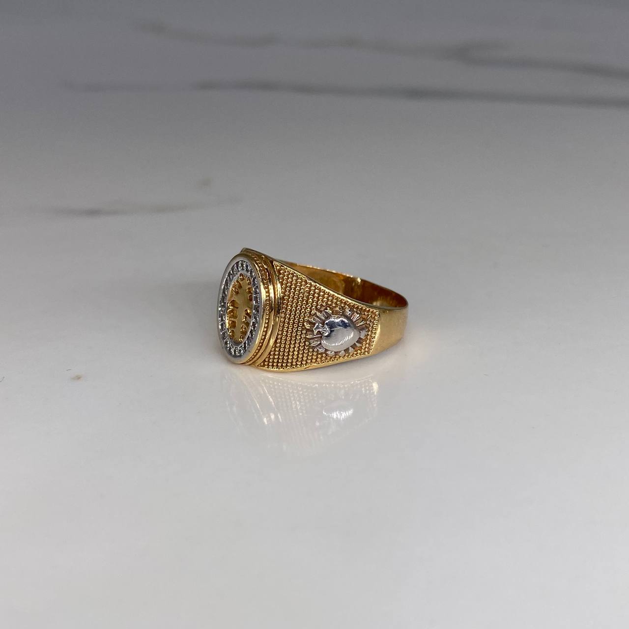 Anillo Sello Cruz 7.4gr / T10 1/4 / Circones Blancos Dos Oros Amarillo Blanco$