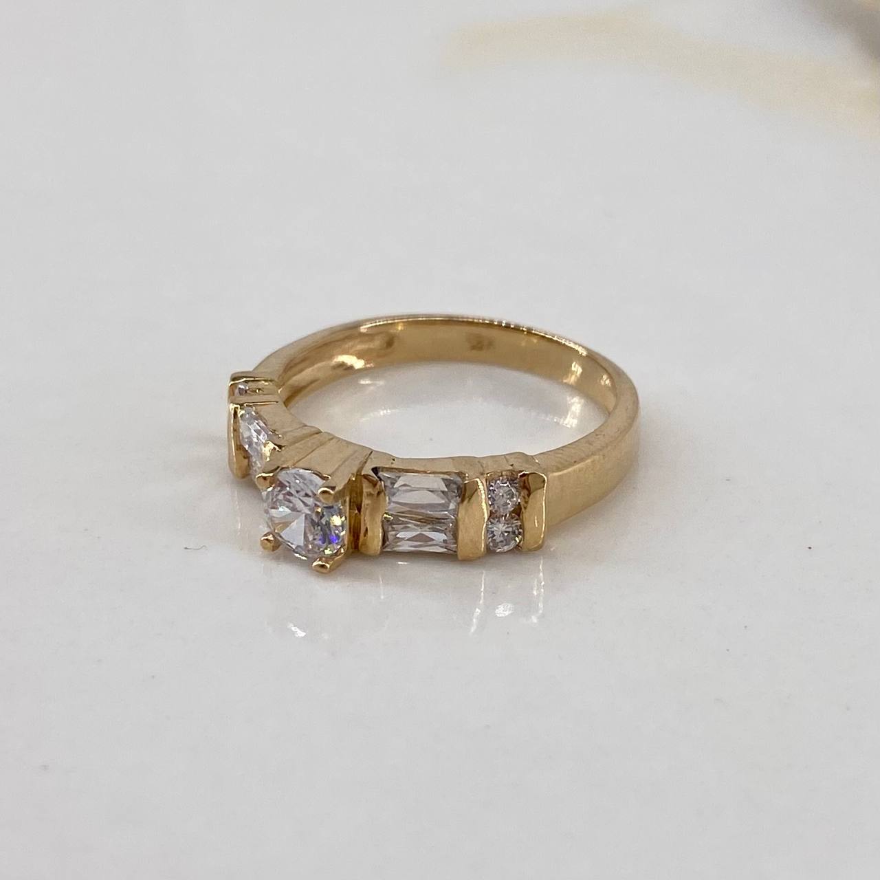 Anillo Puente  3.2gr / T6 / Solitario Circones Blancos  Oro Amarillo$