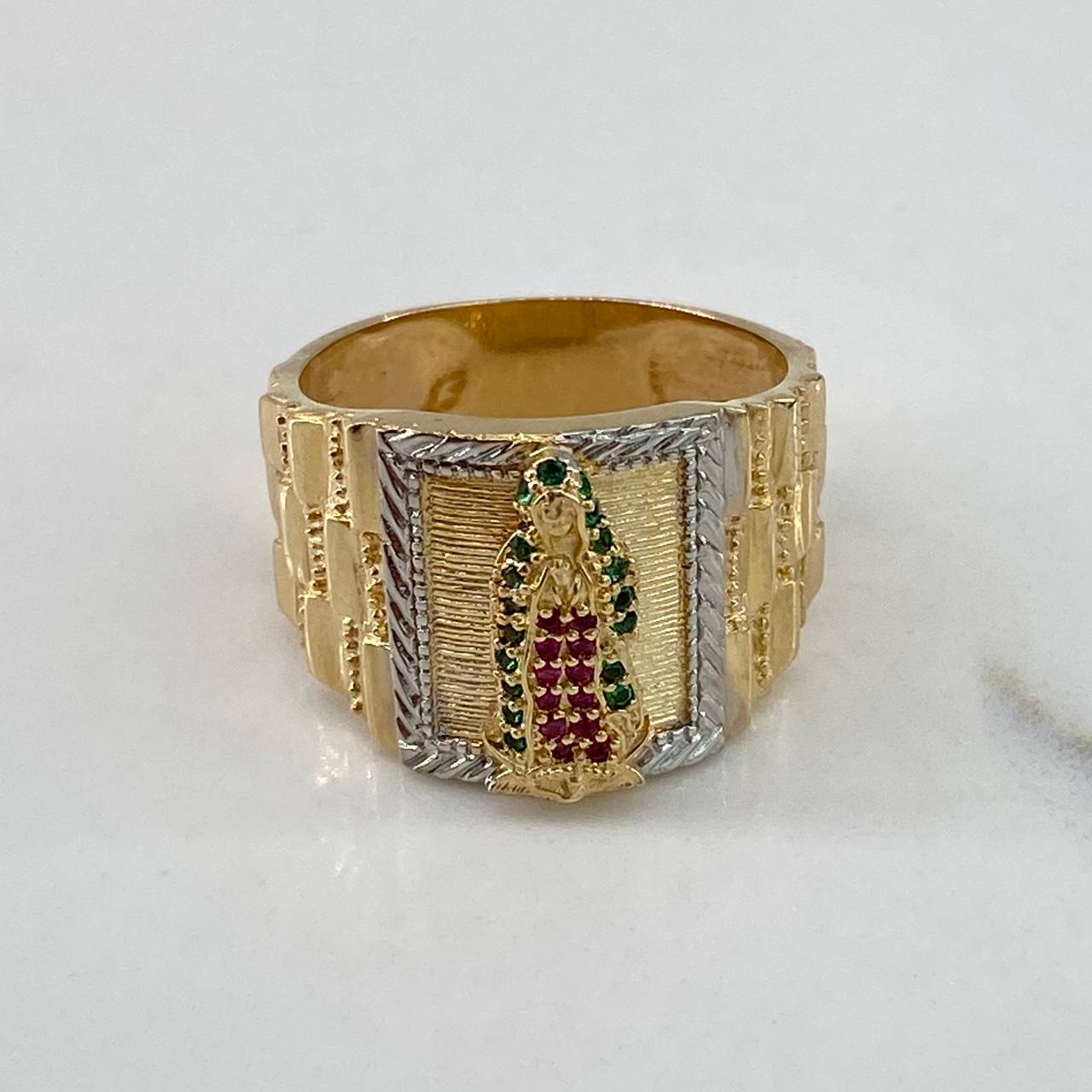 Anillo Virgen Guadalupe  11.2gr / T9 3/4 / Circones Blancos Verdes Fucsia Dos Oros Amarillo Blanco$