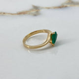 Anillo Pera  2.8gr / T5 3/4 / Solitario 1.56 Kt Esmeralda- 15Pts Diamante Oro Amarillo (Joya)$