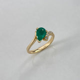 Anillo Pera  2.8gr / T5 3/4 / Solitario 1.56 Kt Esmeralda- 15Pts Diamante Oro Amarillo (Joya)$