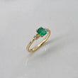 Anillo Chispa  1.95gr / T6 / Solitario 92 Pts Esmeralda- 8 Pts Diamante Oro Amarillo (Joya)$