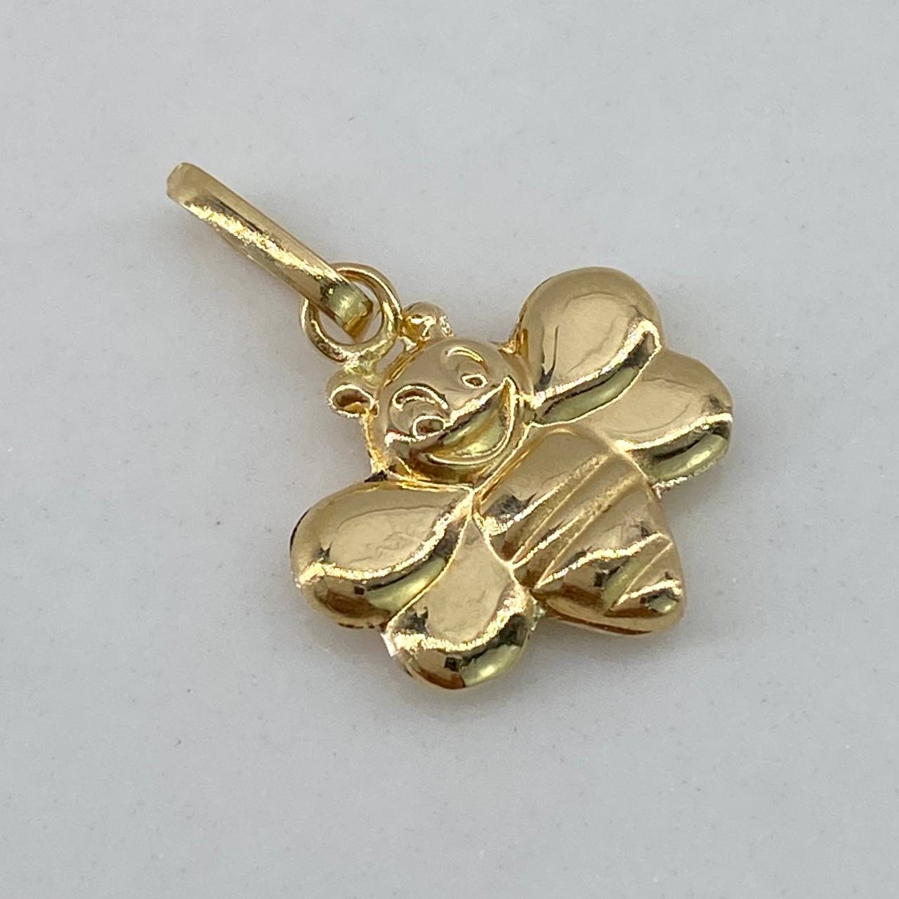 Dije Abeja  0.55gr / 2cm / Liso  Oro Amarillo $