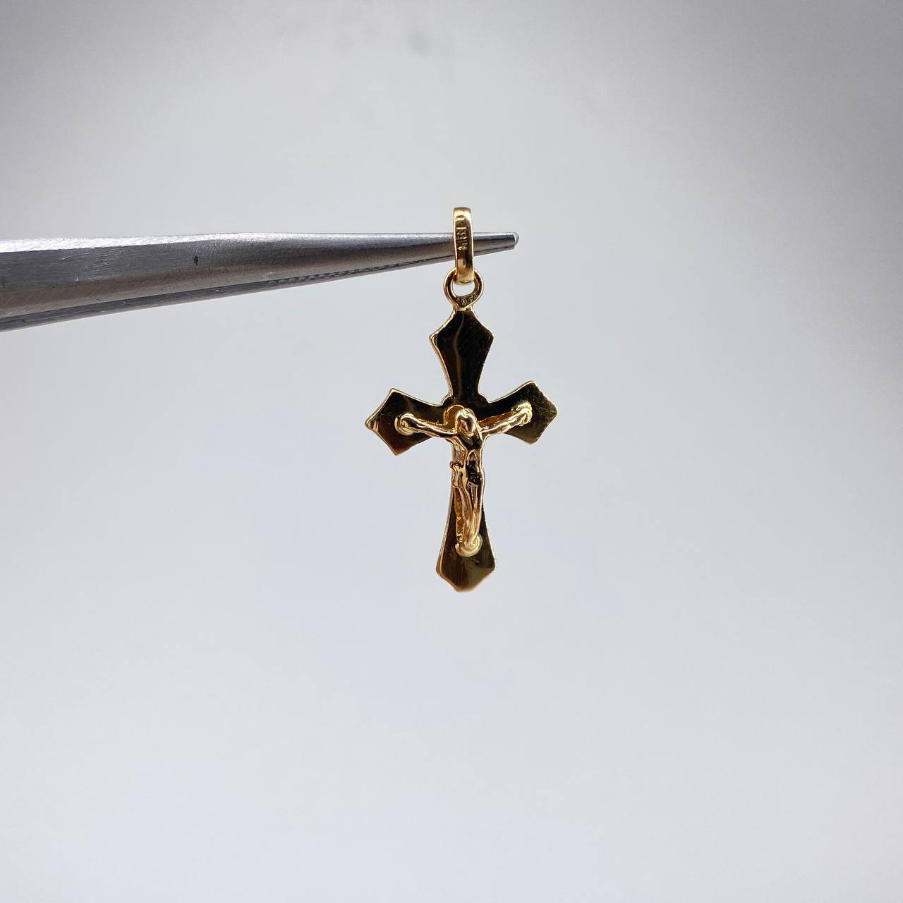 Dije Cruz Cristo Pectoral  2.2gr / 3cm / Liso  Oro Amarillo &