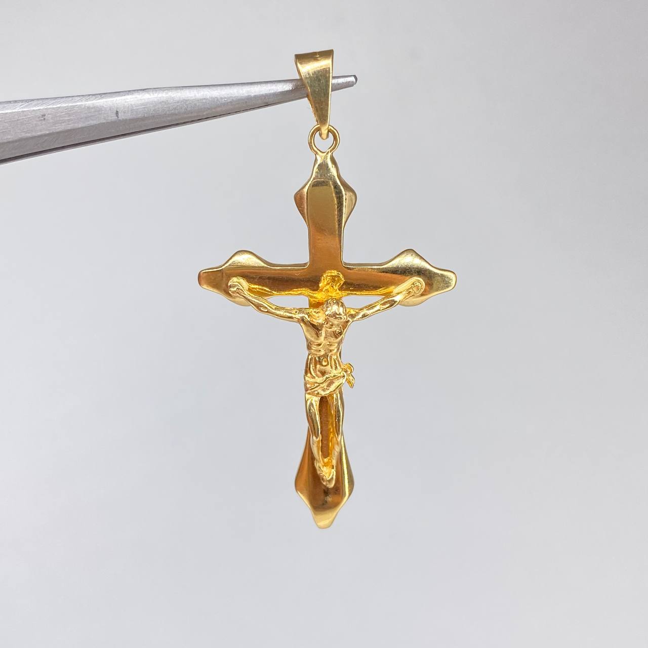 Dije Cruz Cristo  6.35gr / 5cm / Lisa  Oro Amarillo &