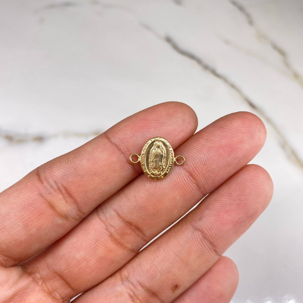 Herraje Virgen Guadalupe  0.7gr / 1.5cm-Liso  Oro Amarillo &