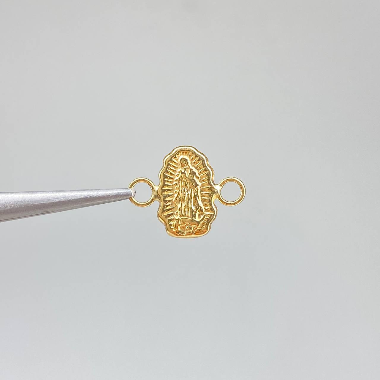 Herraje Silueta Virgen Guadalupe  0.5gr / 1cm-Liso  Oro Amarillo &