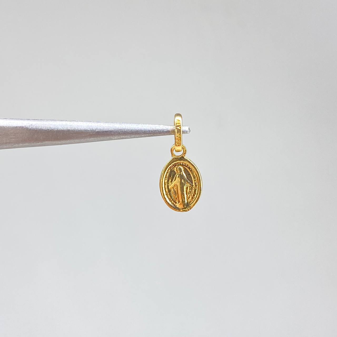 Dije Virgen Milagrosa 0.6gr / 1.5cm / Macizo Oro Amarillo &