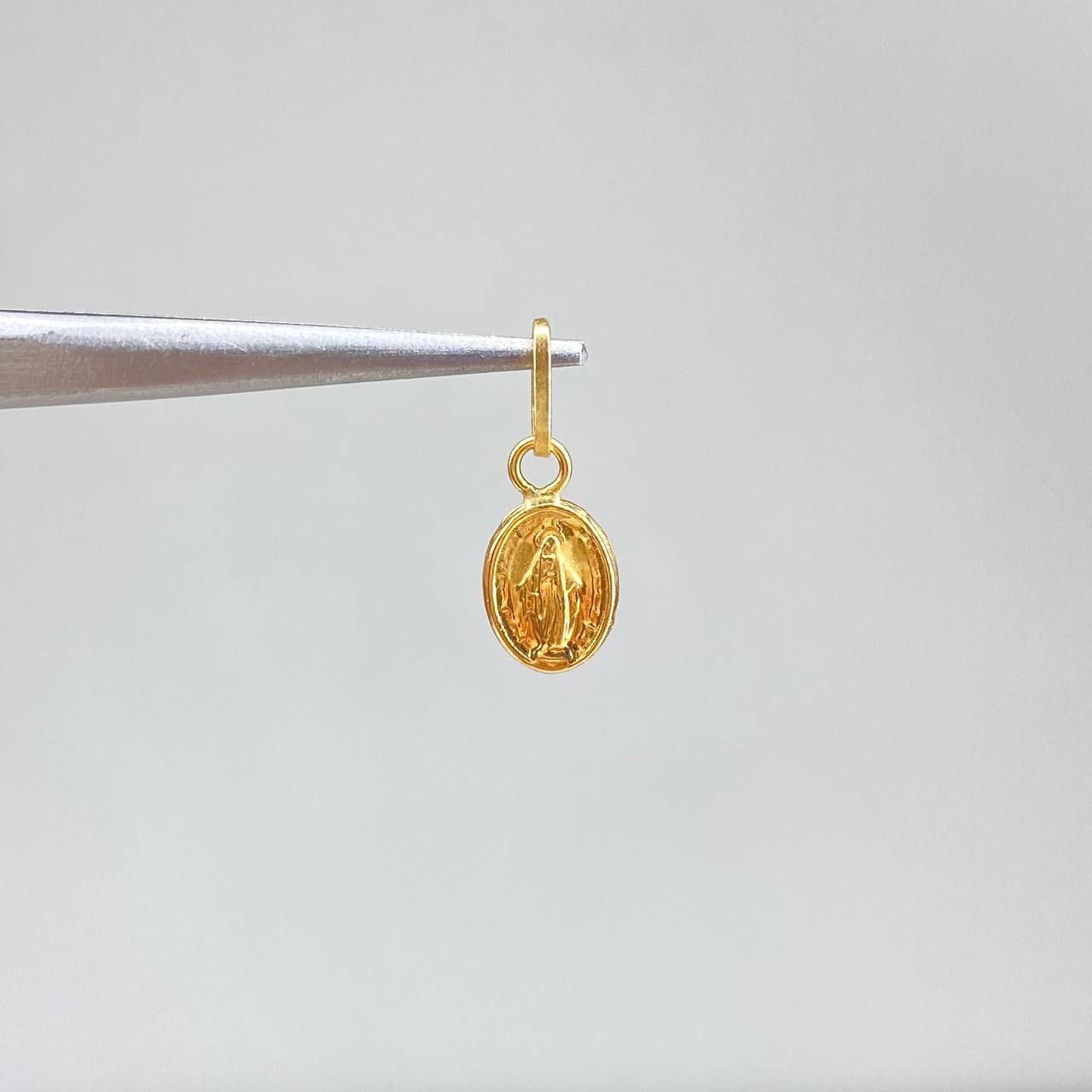 Dije Virgen Milagrosa 0.55gr / 1.5cm / Macizo Oro Amarillo &