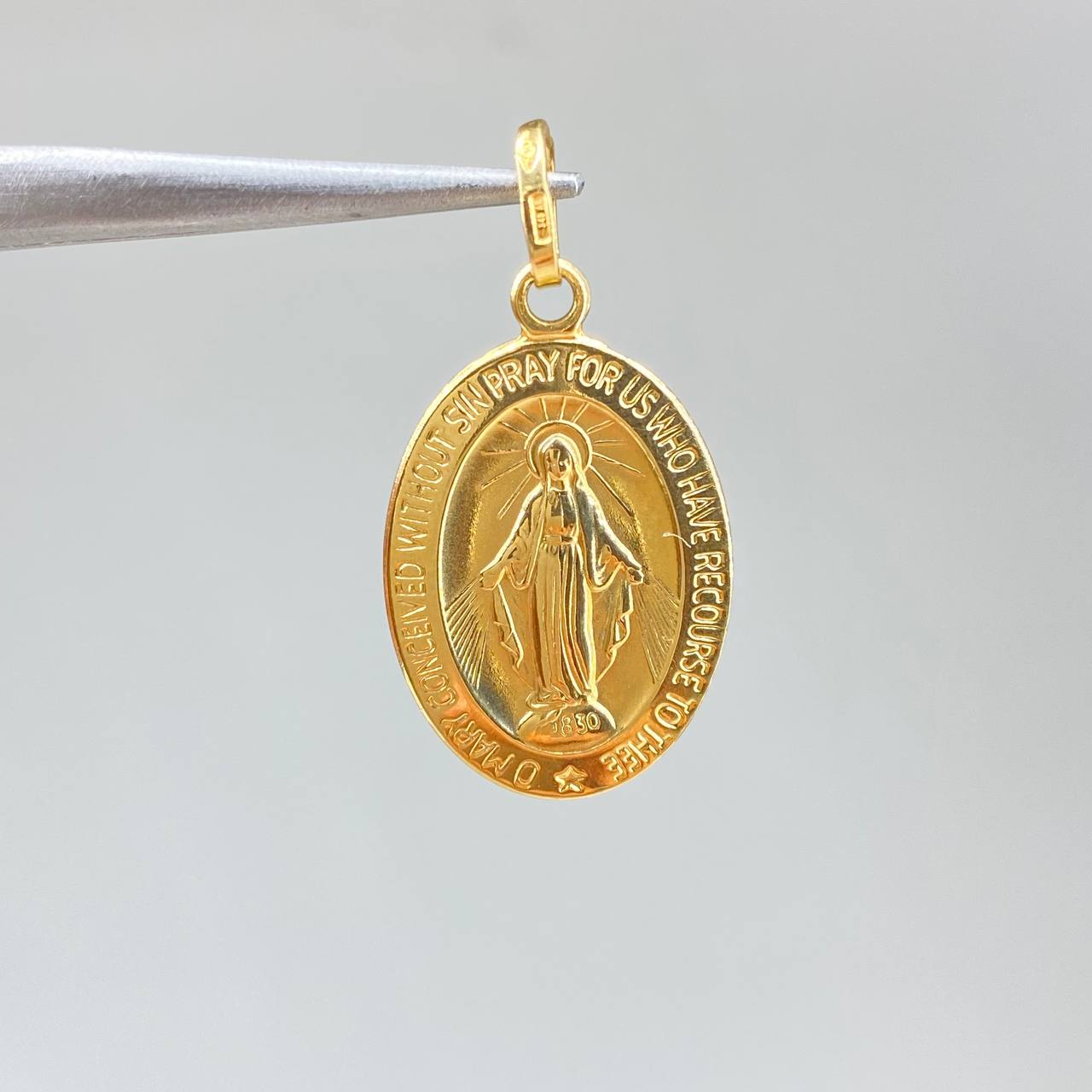 Dije Virgen Milagrosa 3.9gr / 3cm / Macizo Oro Amarillo &