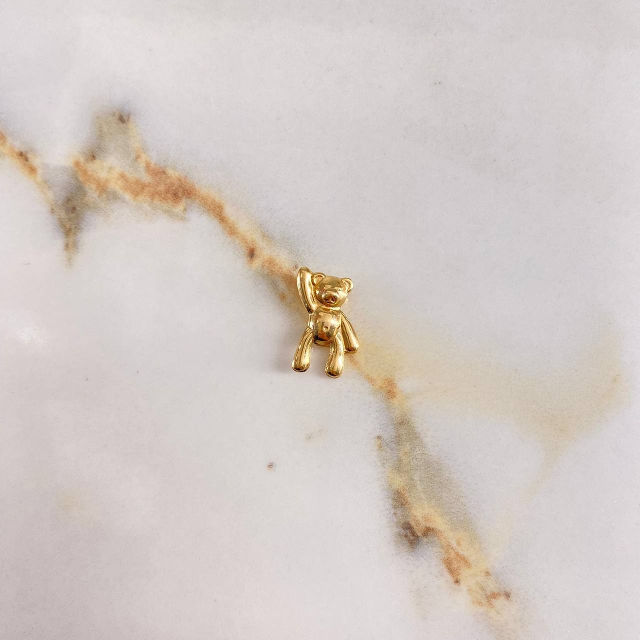 Dije Oso 0.8gr / 1.5cm / Liso Soplado Oro Amarillo $