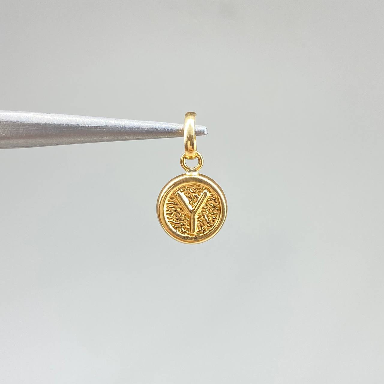 Dije Letra Y 0.35gr / 1.5cm / Liso  Oro Amarillo &