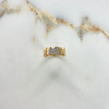 Anillo Oso TS 3.8gr / T5 1/2 / Circones Blancos Oro Amarillo &