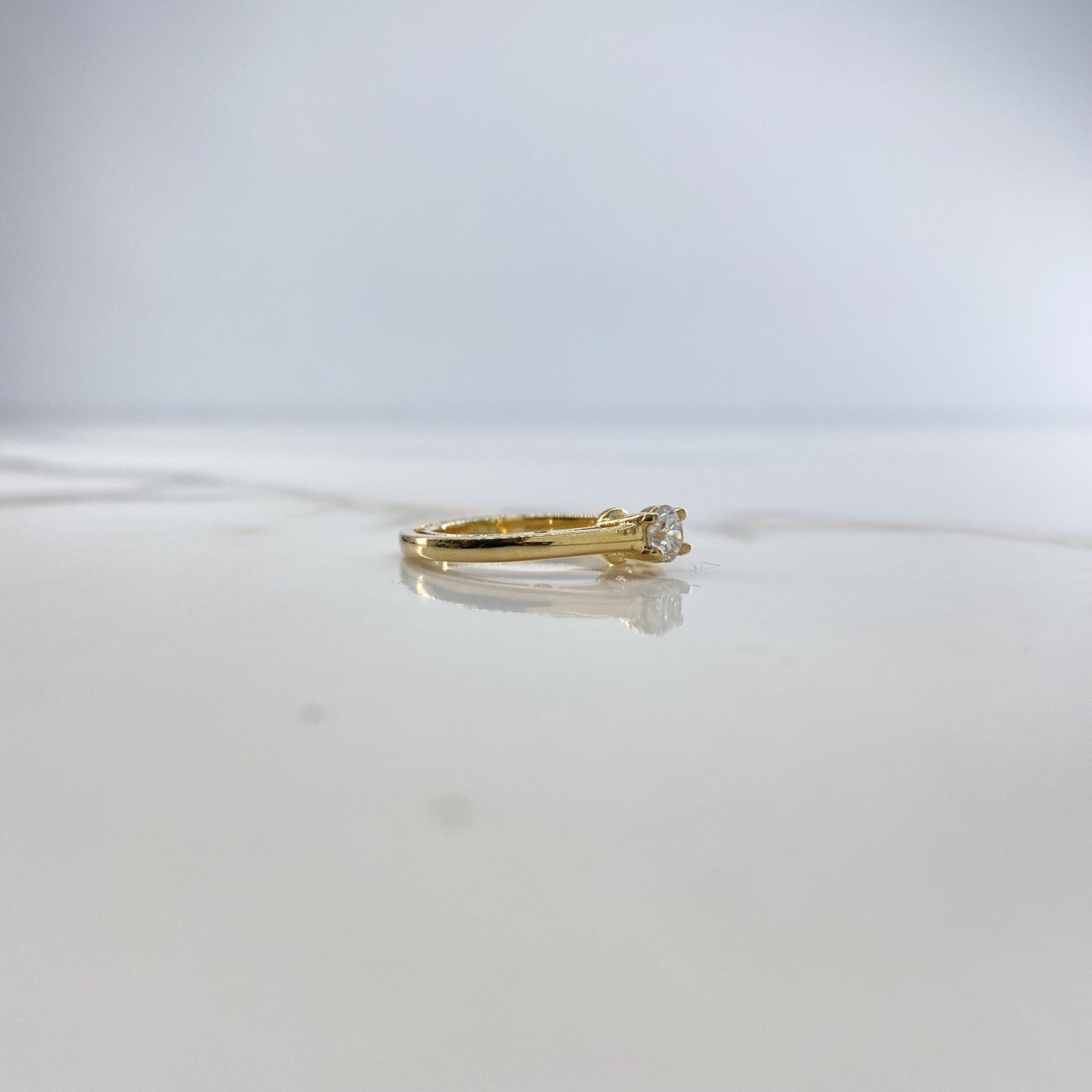 Anillo Beta 3.76gr / T4 3/4 / Diamante 28pts Oro Amarillo (Joya) $