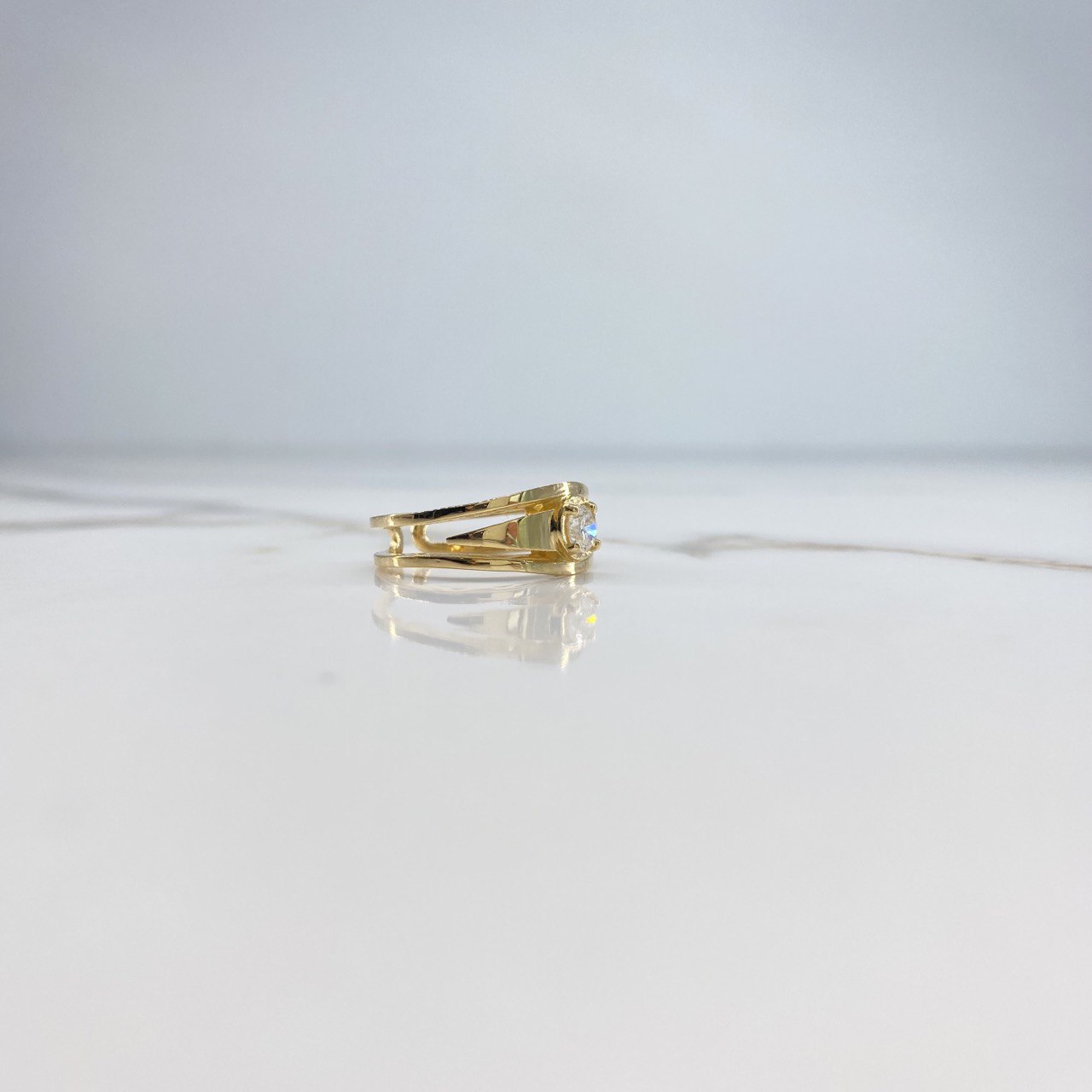 Anillo Tres Lineas 5.45gr / T6 / Diamante 28pts Oro Amarillo (Joya) $